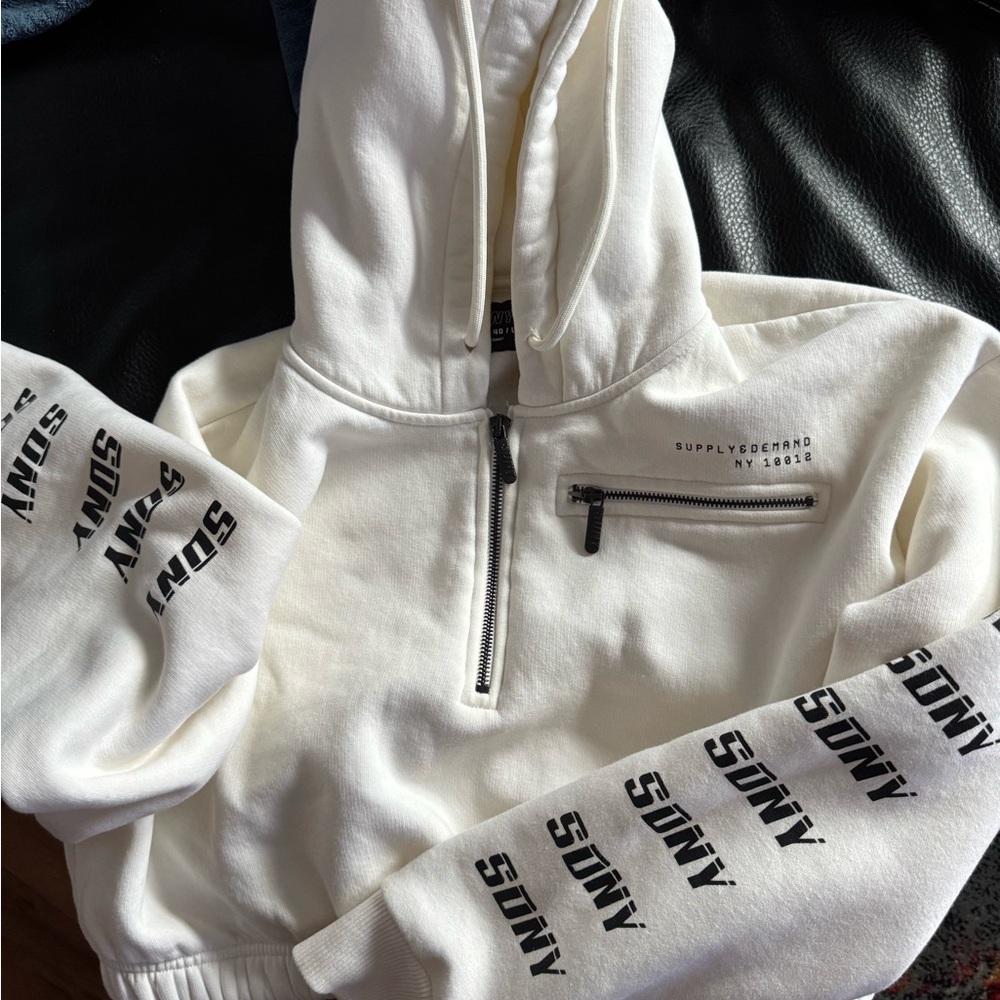 Supply Demand New York crop zip hoodie